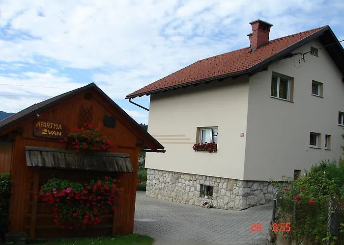 Apartma Zvan 3* 布莱德