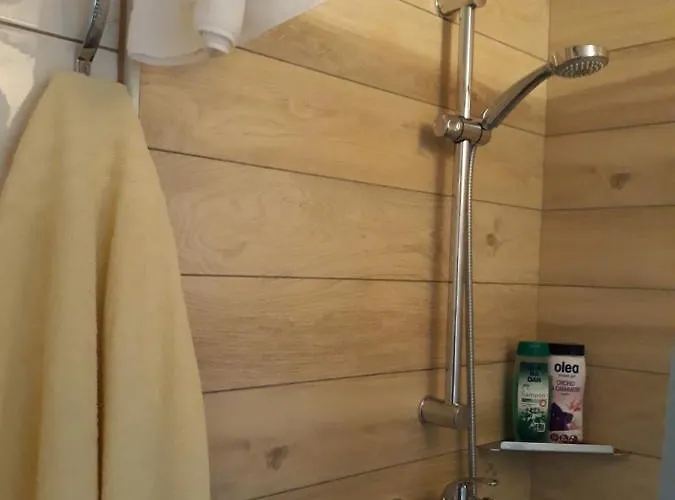 Apartma Zvan 招待所 3*